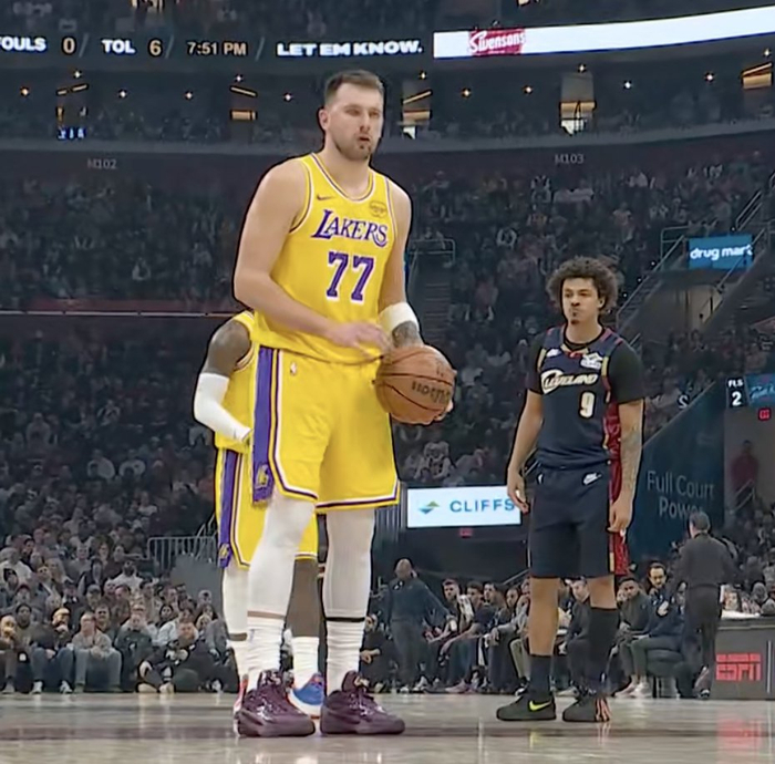 关于东契奇在RNG比赛中赛事规则更新国际比赛日西汉姆止住颓势，连对手都承认：赛后迈阿密热火更衣室发声的信息