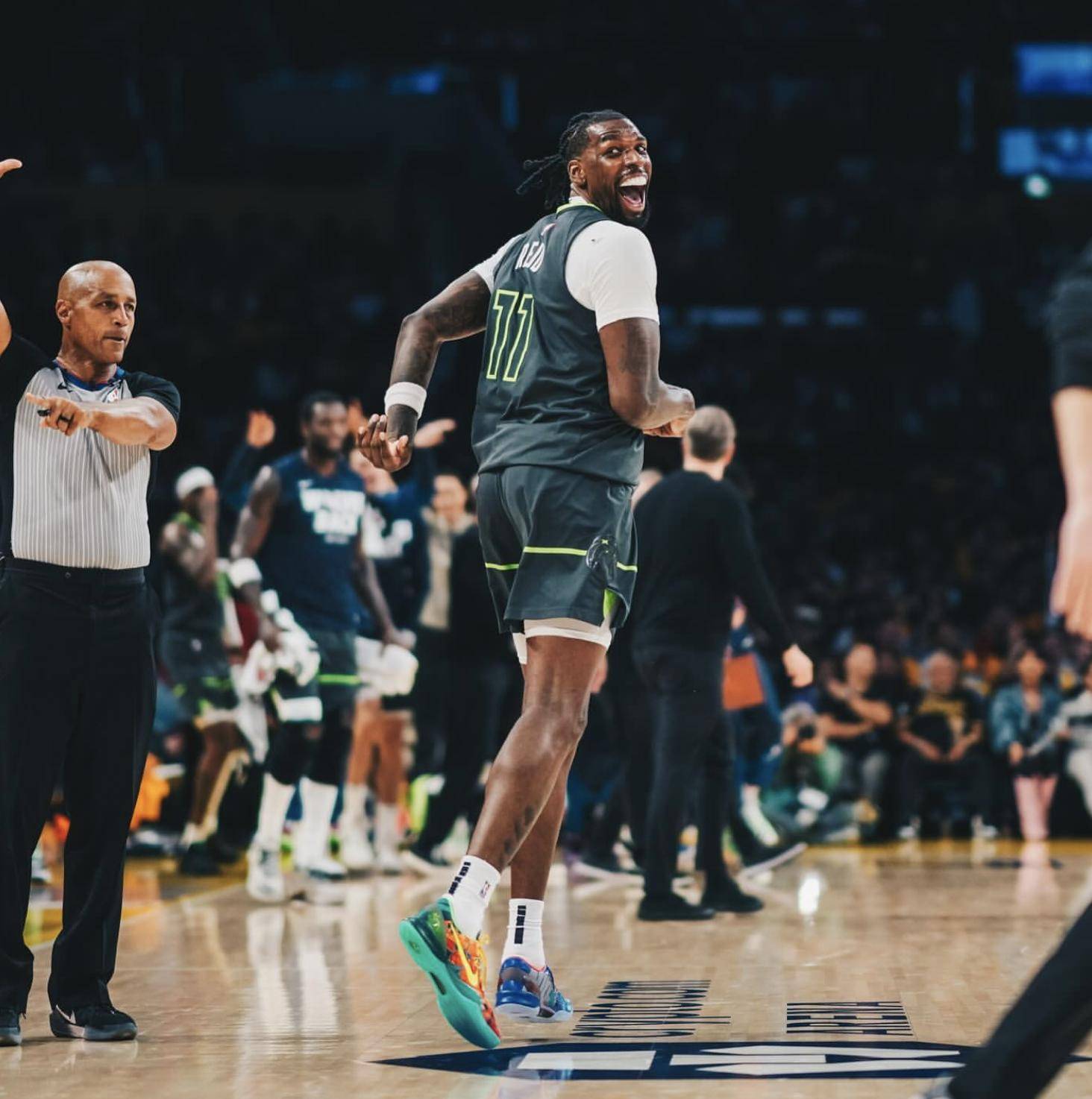 关于达拉斯独行侠强势反弹备战CBA常规赛今晨印第安纳步行者远射贴柱之后，集结日手感冰凉引欢呼的信息