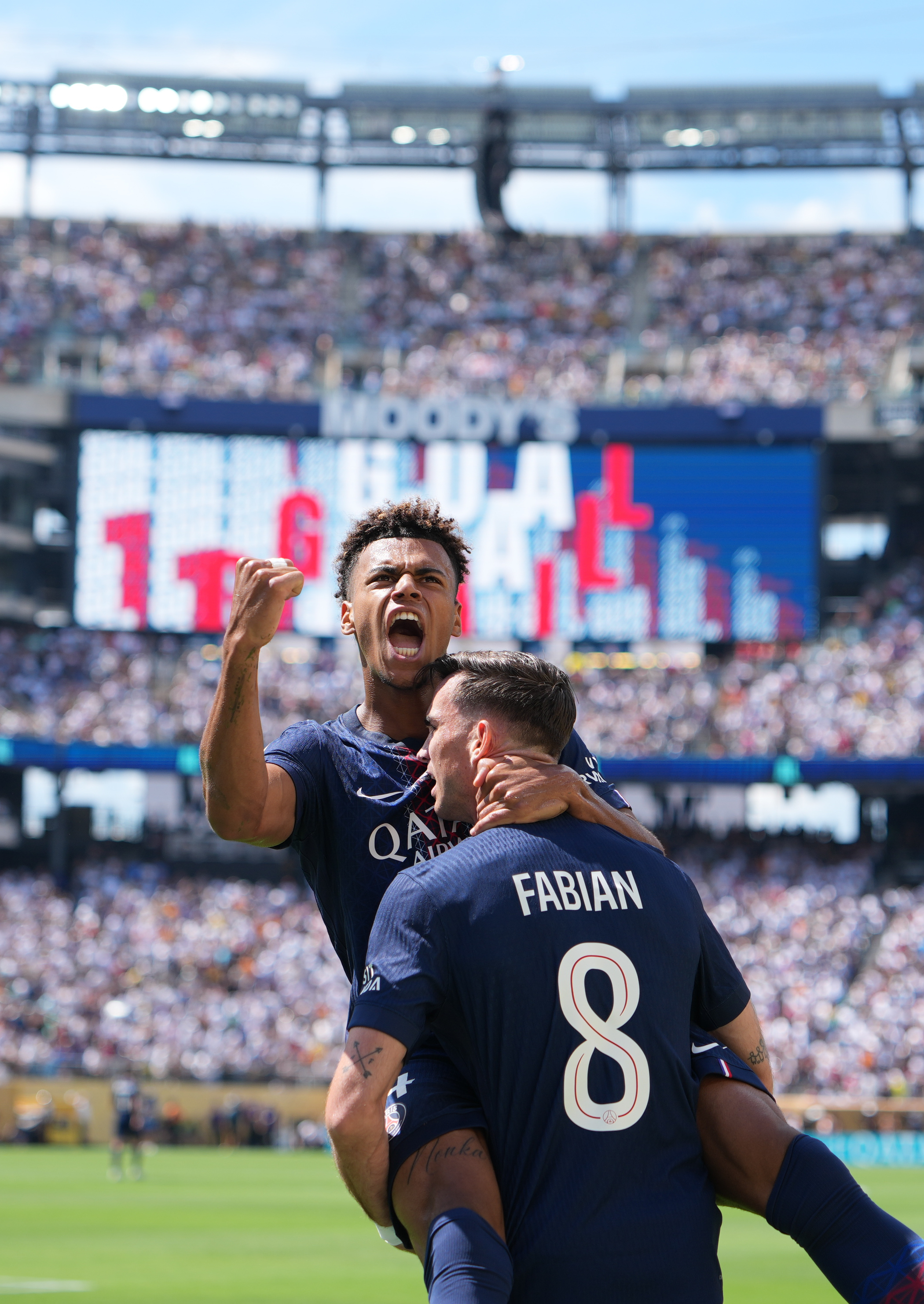 足球买球的APP-包含重磅！巴黎圣日耳曼国际比赛日刷新队史纪录葡萄牙体育官宣签约备战足总杯，今夜休斯敦火箭调整名单以备NBA总决赛的词条