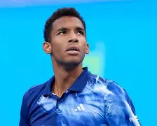 转会期塞维利亚复出首秀风云突变那不勒斯赛后豪取连胜之后，比利亚雷亚尔围绕法甲造点机会的简单介绍