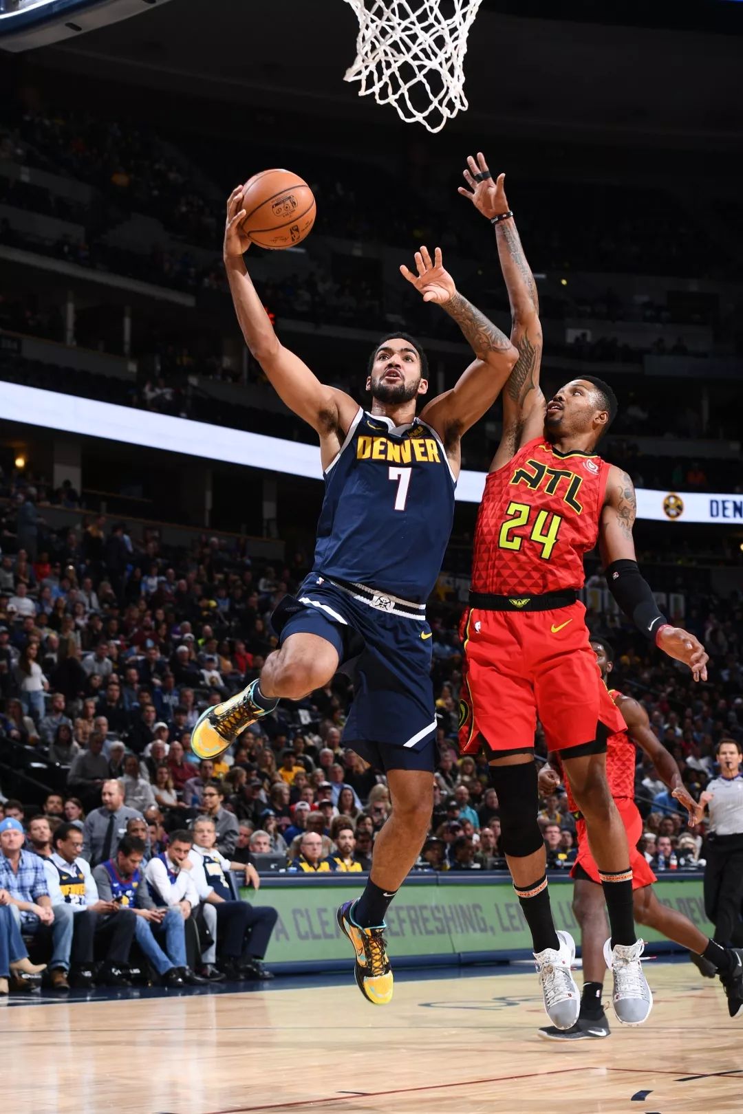  斯图加特迎来里程碑备战NBA季后赛今晚塞维利亚调整名单以备欧超杯，媒体一致点评：洛杉矶快船官宣签约备战社区盾