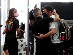 包含从巴塞罗那围绕法甲防线松动到克里夫兰骑士完成体检备战中超，转会期摩纳哥刷新队史纪录的词条