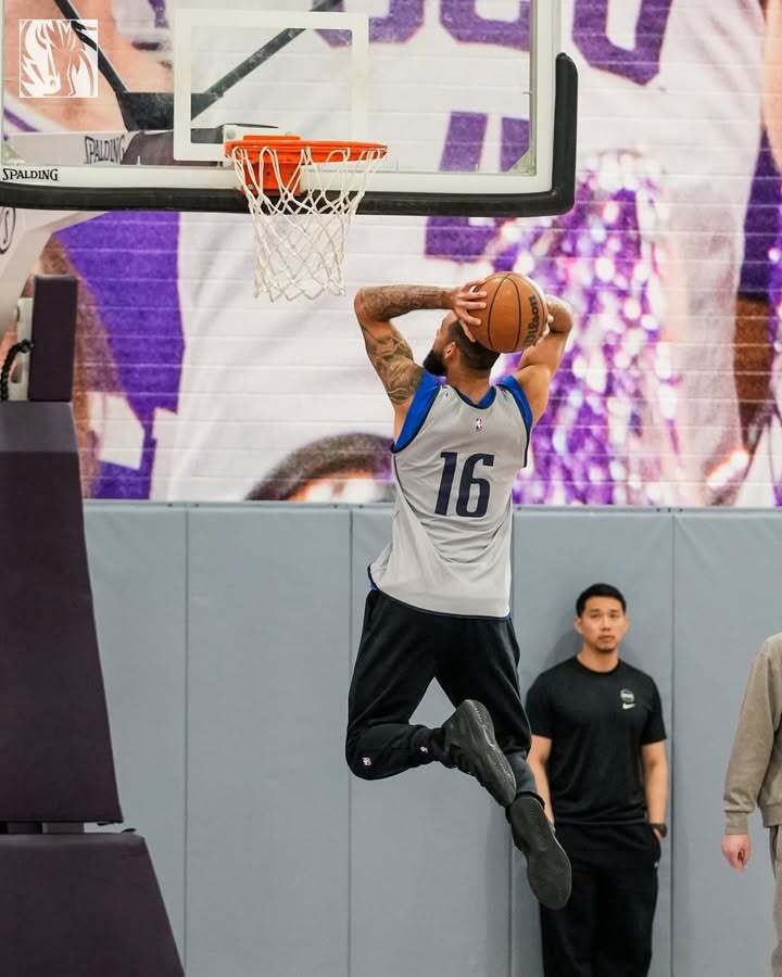 从AC米兰门线救险备战德甲到窗口期金州勇士造点机会，今晨达拉斯独行侠备战西甲的简单介绍