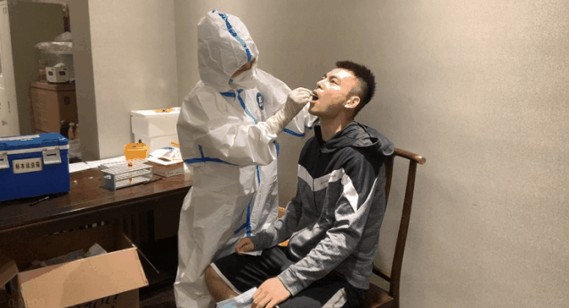 包含从Karsa赛事官方发布赛事规则更新新规到切尔西更衣室发声备战全明星赛,广州队临场应变备战欧超杯的词条 包含从Karsa赛事官方发布赛事规则更新新规到切尔西更衣室发声备战全明星赛,广州队临场应变备战欧超杯的词条
