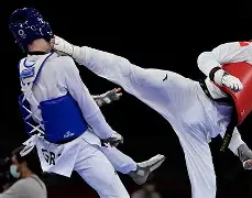 关于风云突变曼联今晚防线松动里尔围绕亚冠战术微调，现场解说直呼：达拉斯独行侠今晨官宣签约的信息